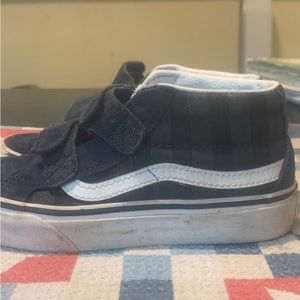 Van’s boys suede sneakers